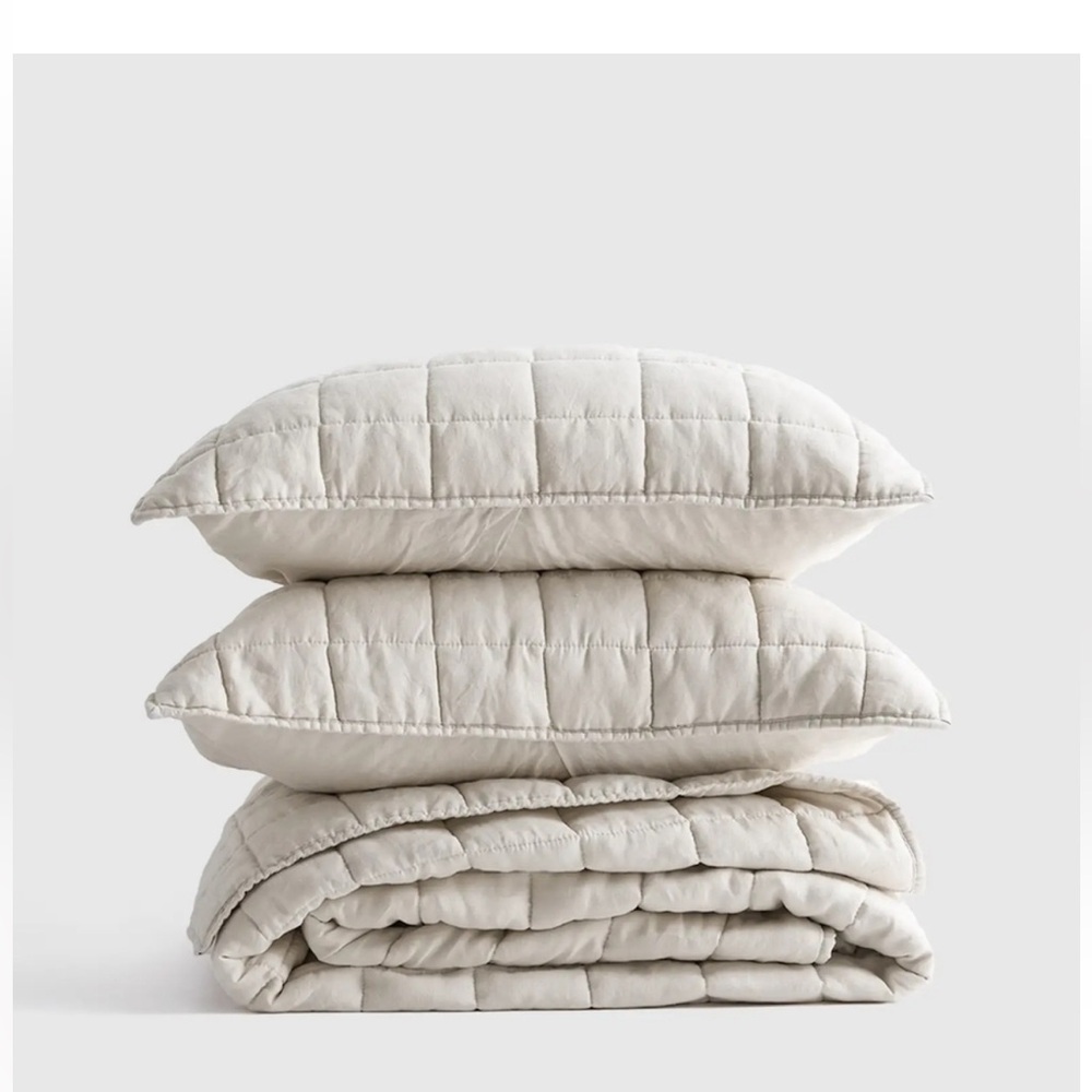 NWOT Quince Linen King Box Quilt Set